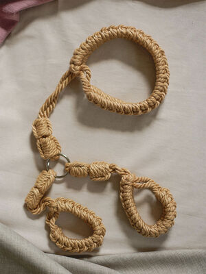 KANUKA | COLLAR TO WRIST RESTRAINT