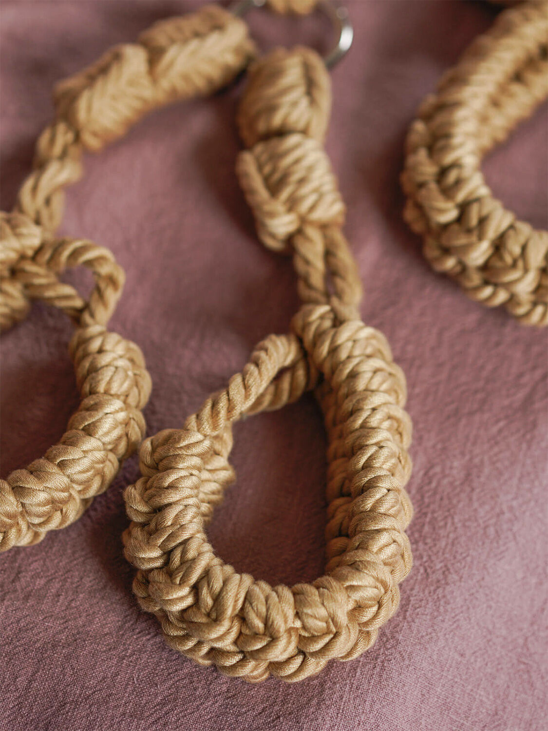 KANUKA | COLLAR TO WRIST RESTRAINT