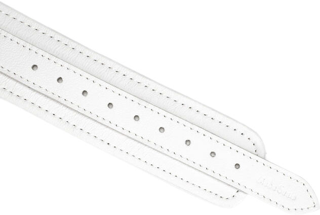 White Fuji Halsb&aring;nd Med Snor